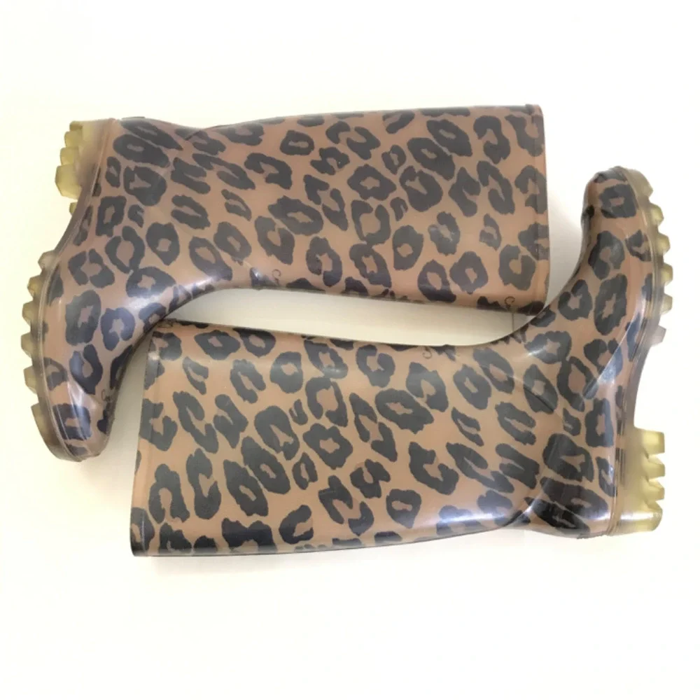 Coach insole size